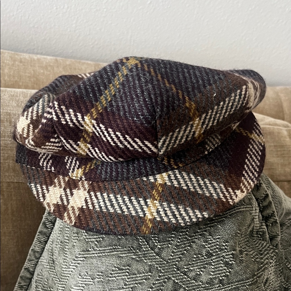 Burberry Wool Cap in Brown and Cream